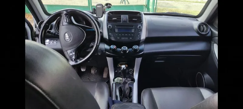 Продам lifan x60. год2014, цвет белый, двигатель 1.8, привод передний, бензин, коробка механика, пробег 160000. состояние машины отлично. коробка двигатель норма. электро пакет. кондиционер, печка рабочие, и. т. д. цена 570000₽. торг. харцызск. все остальное по телефону+79490348343.+79494228407. 📞 звоните: +7(949)0348343 - фотография - 6