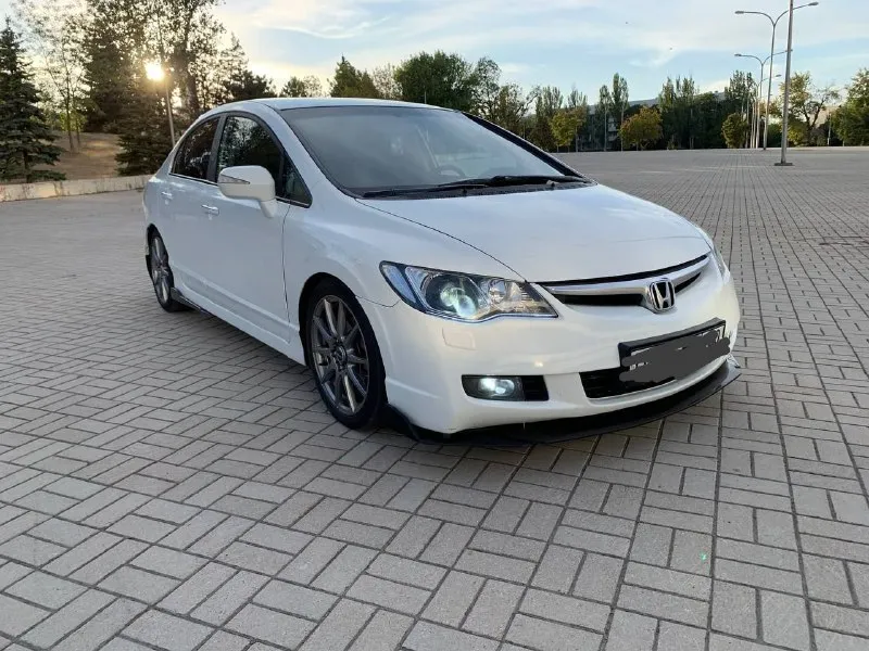 Продам honda civic 1,8 140 лс 2008г. (собственник) пробег 173 000 авто в хорошем состоянии, без ржавчины. акпп, мультируль, климат-контроль, электрозеркала, электростеклоподъёмники. цена: 780 000 (хороший торг) +79493786466 - фотография - 3
