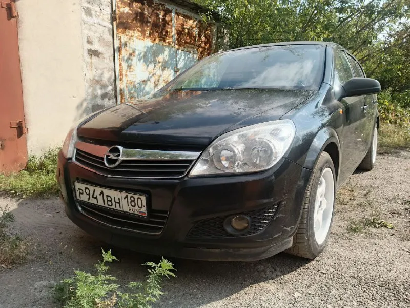 Продам opel astra h 2007 года, мотор 1.4 z14xep(экономный 7-8 литров по городу цепной мотор без фазиков, теплообменника и мембраны) мкпп 5ст, не дымит, не троит, передачи не выбивает, кондер работает. на полном ходу(ездит каждый день) всё работает, обслужена, сел и поехал. егр заглушен и прошит под евро2, катализатор вырезан. по кузову без корозии и гнили. пороги, днище, низа дверей всё целое. кузов оцинкован. любые проверки за ваш счёт. из косяков слез лак на крыше, по кузову есть дефекты, машина не новая с документами порядок, оформлена на меня. осмотр г. донецк днр. цена 420.000₽ обмены не интересуют. тел: +79490033111 📲 tg: @taxivdnr 📞 звоните: +7(949)0033111 - фотография - 2