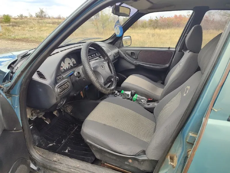 Автор: [ продам! нива шивролет 2006 г выпуска. по кузову машина 4/5 есть моменты к которым нужно приложить руки. по ходовой части были поменяны тормозные диски, колодки, ступицы, ступечные подшибники, передние ароматизаторы, стоят новые салинблоки, пыльники на гранатах. по двигателю масло немного берёт но не совсем критично примерно 1-2л от замены до замены. стоит газовое оборудование вписаное в талон только не подключенное. по коробке вопросов нет работает хорошо без хрустов по раздатке так же. масло в коробке менялось примерно тыс 15 назад также и в раздатке. оригинальный пробег на ней состовляет 210тыс. есть 2 пары дисков зима и лето. лето 16 литье резины на сезон ещё хватит зима родные 15 по резине надо покупать. из косяков хрустит правая граната. хочу за неё 350тыс рублей. торг уместен у капота. телефон для связи +7-949-460-81-25.. ❗❗❗наш телеграм канал [ бесплатное размещение за репост ❗❗❗ [ 📞 звоните: +7(949)4608125 - фотография - 5