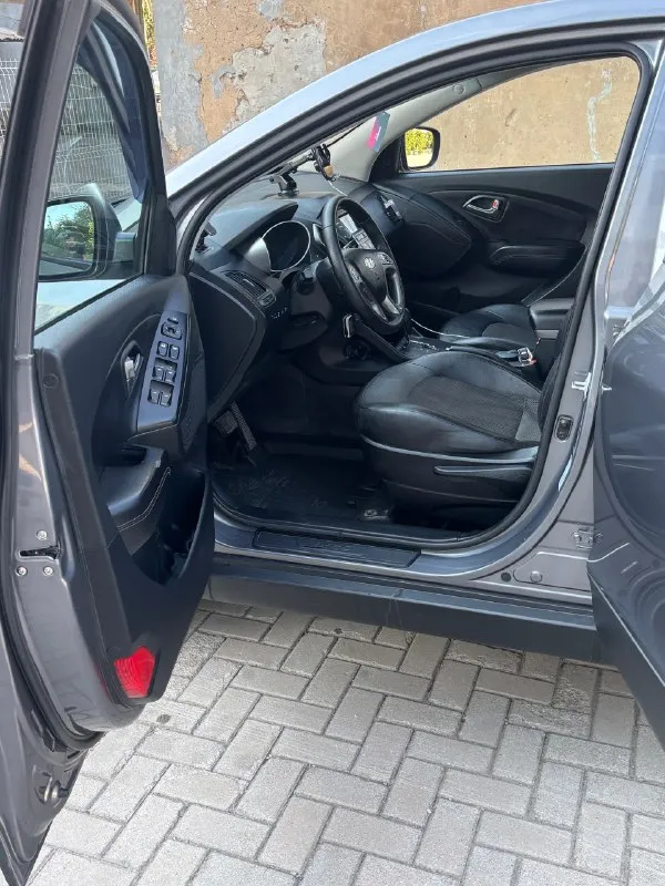 Hyundai ix35 год 2014 2.0 бензин автомат пробег 181 тысяч км кожа. климат контроль автомобиль в хорошем состоянии без задиров без лишних звуков документы полный порядок любое оформление! цена:*1.400.миллион рублей! торг уместен **телефон для связи:** +79493978297 📞 звоните: +7(949)3978297 - фотография - 5