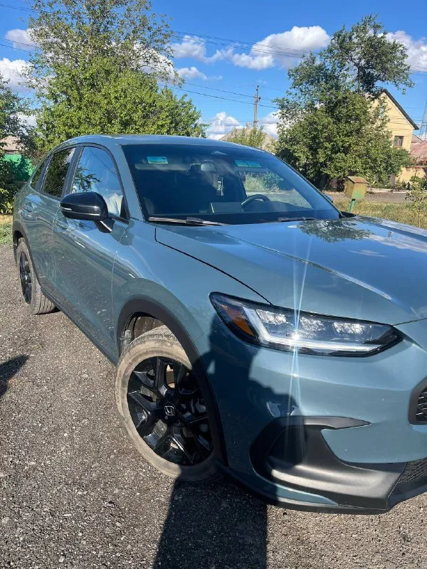 Honda hr-v конец 2022 года два комплекта резины и ковриков пробег 34 тыс атмосферный мотор 2.0 бензин комплектация : удержание в полосе, активный круиз, слепые зоны, apple carplay, android auto. led фары, бесключевой доступ, старт/стоп, климат контроль, подогревы сидений, led приборная панель, автохолд, помочь при спуске, электронный ручник, выбор режима вождения, обогрев зеркал. макеевка цена 2,870 торг( обмен) +79494483517 📞 звоните: +7(949)4483517 - фотография - 3