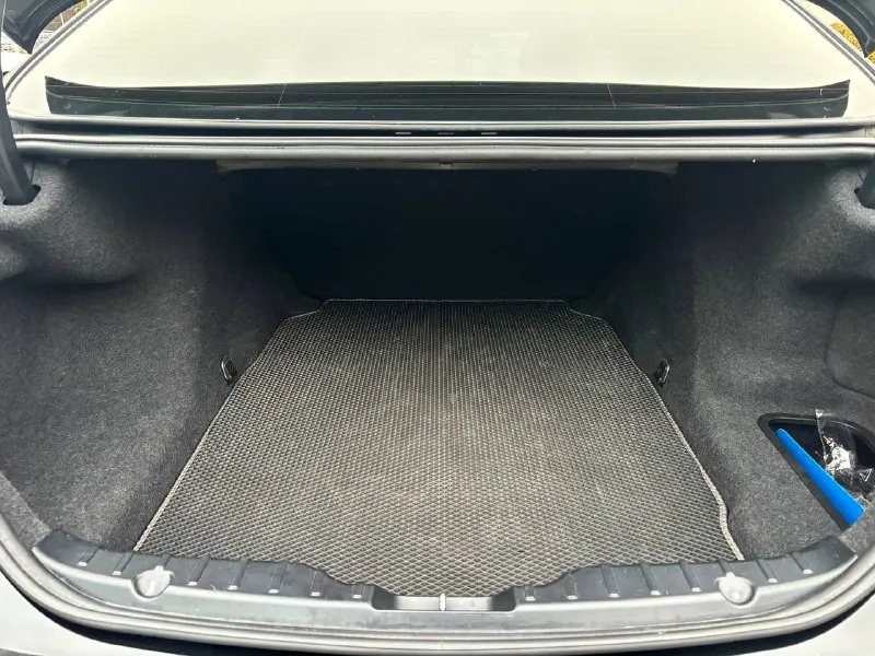 Bmw f10 2011 г. в. 5 series 2.0 184 л. с. автомобиль в отличном состоянии! двигатель, акпп и ходовая часть полностью обслужены. кузов в заводском окрасе! родной пробег 152.000 км! на 120.000 км менял цепи грм. два комплекта дисков с шинами. кузов авто под керамикой. более детально в телефонном режиме. г. донецк цена: 1.770.000 тел. : +79493910891 - фотография - 5