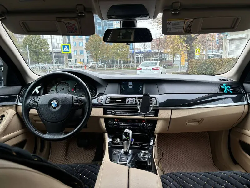 Bmw f10 2011 г. в. 5 series 2.0 184 л. с. автомобиль в отличном состоянии! двигатель, акпп и ходовая часть полностью обслужены. кузов в заводском окрасе! родной пробег 152.000 км! на 120.000 км менял цепи грм. два комплекта дисков с шинами. кузов авто под керамикой. более детально в телефонном режиме. г. донецк цена: 1.770.000 тел. : +79493910891 - фотография - 7