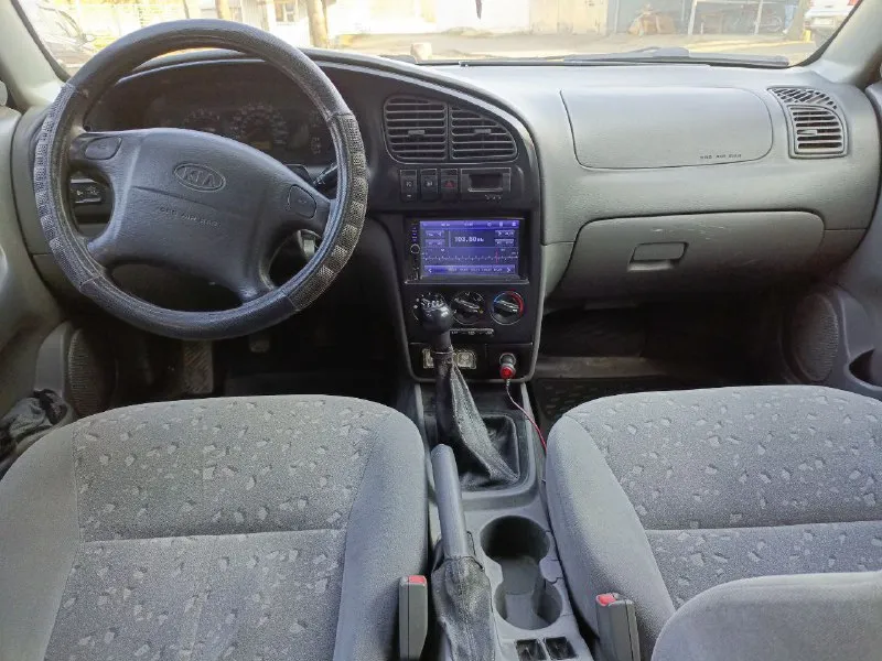 Продам kia spectra 2008года! цена 365 тыс. рублей!пробег 267тыс. в отличном состоянии вложения не требует! все работает! кузов без дтп, без гнили и ржавчины, днище пороги стаканы целые! двигатель 1.6 16v масло не ест не дымит работает ровно! коробка не хрустит не выбивает! ходовая часть без нареканий, не стучит не гремит! салон чистый. полная комплектация: гур, кондиционер ( работает отлично), 4 стеклоподъёмника, эл. зеркала с подогревом, сенсорная магнитола с камерой заднего вида, сигнализация, литые диски и т. д. документы в полном порядке без штрафов арестов и ограничений! цена 365 000. рублей. срочно!торг! тел: +79495589051 +79494143810 осмотр донецк! - фотография - 8