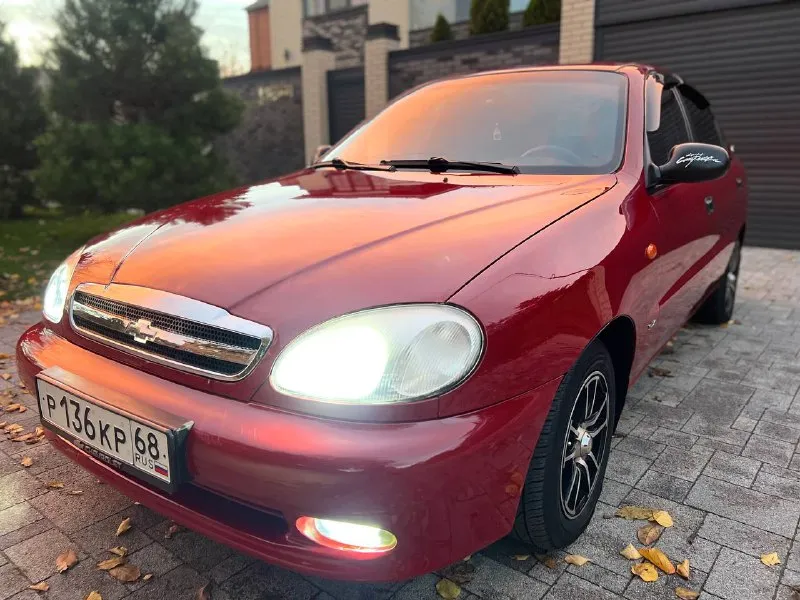 Шевроле ланос в отличном состоянии! семейное хорошое авто без каких либо вложений 2008 год выпуска. в техническом плане всё обслужено, двигатель 1.5л. не троит и не стучит и масло не расходует. ходовая часть без стуков. коробка включается мягко, не хрустит, не выбивает. по кузову днище, пороги, стаканы в отличном состоянии, красить ничего не нужно, не гнилая, без рыжиков! выглядит отлично как на фото! максимальная комплектация sx с кондиционером, гидроусилитель, стеклоподъемники. подушка безопасности. противотуманки. обогрев стекла. магнитола с bt. литые диски с новой резиной. тонировка. отличный свет led. по салону тоже всё хорошо, чистый и опрятный, не прокурен, по салону всё работает до каждой кнопочки и лампочки, ошибок на щитке приборов нет всё загорается и гаснет. в общем отличный, надежный и экономичный ланос, за адекватную сумму. в юридическом плане всё хорошо на учёте стоит без штрафов и запретов и прочей ерунды. торг обоснован и возле капота. всем добра!!! цена 335.000₽ осмотр донецк. тел. 89496415532 - фотография - 8