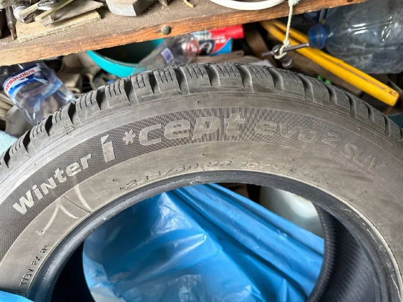 Hankook i cept eco 2 suv, 235/60 r18. продам резину зимнюю б/. цена: 20000 за 4 колеса. самовывоз, д... - фотография