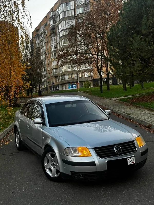 В продаже volkswagen passat b5+ 2003 года выпуска 🔥цена 395.000 ₽ 🔥 автомобиль на моторе 2.0 бензин, работает без каких либо нареканий. коробка механика, переключает идеально, без хрустов, передачи не выбивает. ходовая обслужена. климат контроль, 4 электро стеклоподьемника, подогревы сидений, также дополнительно установлен очень хороший свет. автомобиль был пригнал из германии. родной пробег 260.000 км. один владелец по птс по документам полный порядок, любое переоформление! осмотр центр донецка цена 395.000 ₽, возможен торг быстрому покупателю. ☎️ +7 (949) 628-72-17 📞 звоните: +7(949)6287217 - фотография - 1