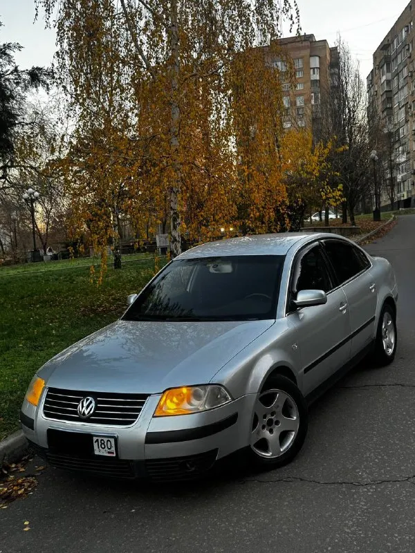 В продаже volkswagen passat b5+ 2003 года выпуска 🔥цена 395.000 ₽ 🔥 автомобиль на моторе 2.0 бензин, работает без каких либо нареканий. коробка механика, переключает идеально, без хрустов, передачи не выбивает. ходовая обслужена. климат контроль, 4 электро стеклоподьемника, подогревы сидений, также дополнительно установлен очень хороший свет. автомобиль был пригнал из германии. родной пробег 260.000 км. один владелец по птс по документам полный порядок, любое переоформление! осмотр центр донецка цена 395.000 ₽, возможен торг быстрому покупателю. ☎️ +7 (949) 628-72-17 📞 звоните: +7(949)6287217 - фотография - 2