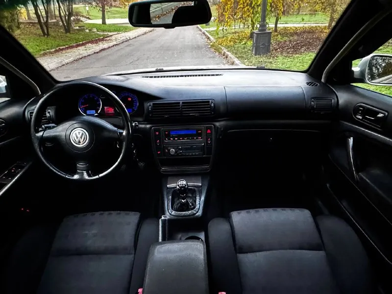 В продаже volkswagen passat b5+ 2003 года выпуска 🔥цена 395.000 ₽ 🔥 автомобиль на моторе 2.0 бензин, работает без каких либо нареканий. коробка механика, переключает идеально, без хрустов, передачи не выбивает. ходовая обслужена. климат контроль, 4 электро стеклоподьемника, подогревы сидений, также дополнительно установлен очень хороший свет. автомобиль был пригнал из германии. родной пробег 260.000 км. один владелец по птс по документам полный порядок, любое переоформление! осмотр центр донецка цена 395.000 ₽, возможен торг быстрому покупателю. ☎️ +7 (949) 628-72-17 📞 звоните: +7(949)6287217 - фотография - 7