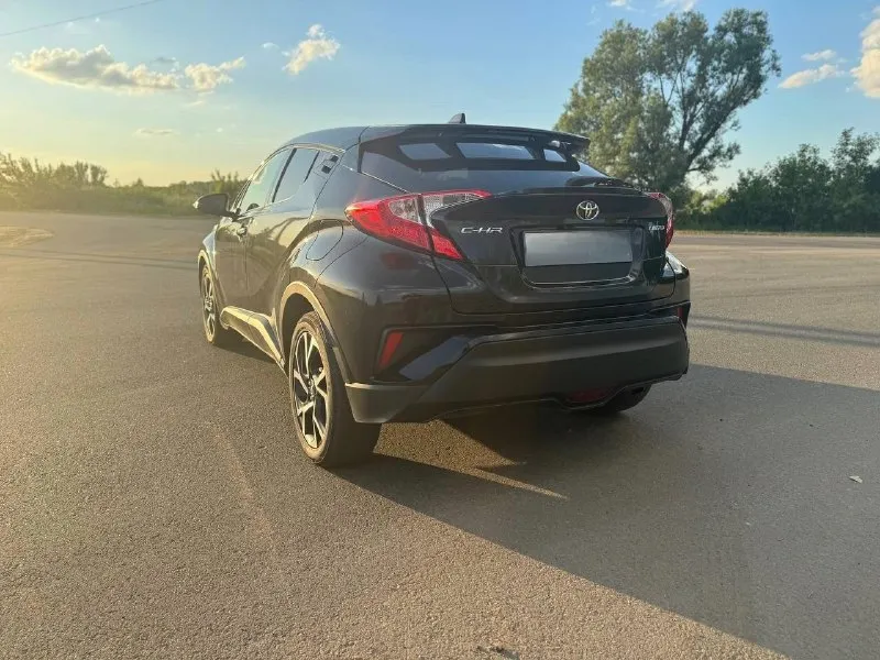 Toyota c-hr 2,0 2019г. я владелец, любые переоформления. пробег 170000 родной! заводской окрас ✅ полностью зелёная автотека✅ машина в идеальном состоянии ✅ салон как новый✅ комплектация limited(максимальная)🔥 цена 1850000 обращаться по номеру телефона +79592000015,либо писать в телеграмм 📞 звоните: +7(959)2000015 - фотография - 5