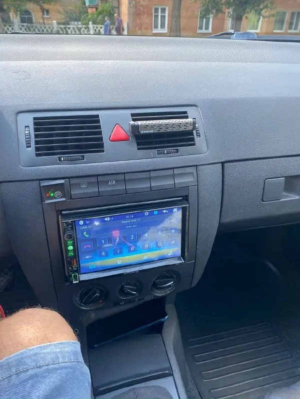 Skoda fabia 1,4 2007 продам свою хозяйскую машину!!! машина обслужена кондер работает масла фильтра заменены недавно газ/бензин газ вписан в птс и стс на полном ходу каждый день по кузову практически вся в родне дно арки пороги все целое !! второй комплект колес в подарок на хорошей летней резине!!! возрастные косячки присутствует коррозия на правом крыле в низу пробег 238 000 км автотека зелень я второй владелец очень экономичная особенно на газу!! цена 405000 рублей с торгом +79493642539 +79490491758 донецк, калининский район 👤 📞 звоните: +7(949)3642539 - фотография - 6