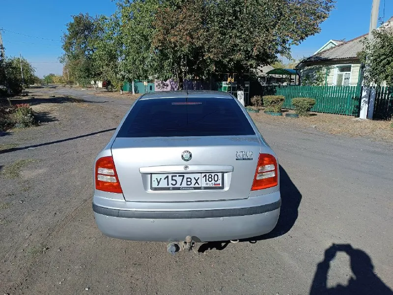 Продам skoda тур 2008г двигатель 1,6 пробeг pодной 350 000 все стекла и железо оригинальные. аккумулятор новый, на гарантии. стоики амортизаторов все новые. новый блок термостата с термостатом и датчиками, новый антифриз. салон без потертостей, за исключением некоторых пластиковых деталей. ходовая в порядке. кондиционер заправлял летом, работает прекрасно. в двигатель никто не лазил, все заводское. сигнализация с автозапуском цена 555 000 торг. снежное +79493260713 📞 звоните: +7(949)3260713 - фотография - 3