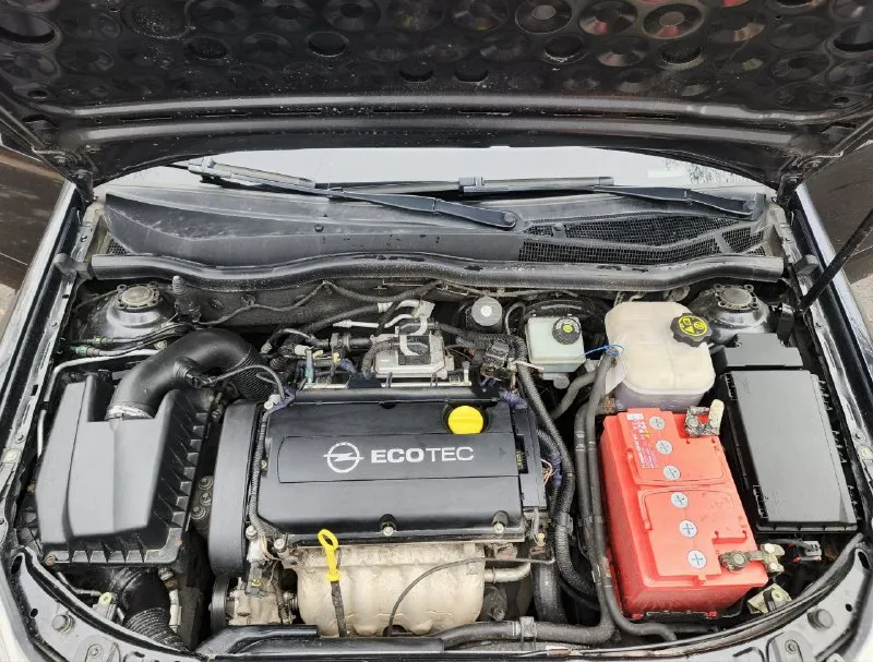 Предлагается к продаже автомобиль opel astra h в кузове седан. цвет — чёрный металлик, в оригинальном окрасе. год выпуска — 2011. под капотом — бензиновый двигатель объёмом 1,8 литра 140 лс, коробка передач — механическая 5 скоростная, пробег — 194 000,подтверждённый, оригинальный. отчёт«автотеки»—«зелёный». ‎авто не требует абсолютно не каких вложений!есть вся история обслуживания авто, при встрече все покажу и расскажу. ‎переоформление без проблем юридически чист. все vin коды кузова и серия и номер мотора читаются ! ‎я владелец авто оформлено на меня комплектация достаточно богатая: комбинированный салон с кожаными элементами, датчик света, датчик дождя, климат-контроль, круиз-контроль. есть подогрев зеркал и заднего стекла, зеркала с электрорегулировкой, ‎подогрев передних сидений, работает абсолютно всё. ‎оригинальные диски r16 резина зима и лето в отличном состоянии!‎авто в отлично сохранившемся состояние близкое к идеалу для своих лет! ‎цена 735.000 торг ‎осмотр донецк. ‎+79490454766 ‎+79498069344 - фотография - 10