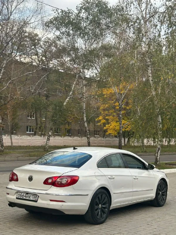 Всем привет продам оптикаемый volkswagen passat-cc 2010 года в нормальном состоянии, мотор 2.0турбо едет очень хорошо не дымит не троит работает ровно, коробка dsg мокрая масло поменяно с фильтром, листает на отлично, салон в идеальном состоянии, по электрике все работает, датчик дождя датчик света, круиз контроль, подогревы сидений, карплей все работает, стоит зимняя резина по документам кристально чистая, вид машины очень привлекательный эти двери с безрамочными стеклами, когда выходишь из машины такое ощущение что ты на каком то спортивном коне, есть жизненные сколы моменты по кузову, есть вмятина не большая на двери убирается без проблем, я реалист и цену ставлю реальную считай самую первую на такой мотор и год 800т. р хороший торг, находится город донецк. тел +79495627650 📞 звоните: +7(949)5627650 - фотография - 2