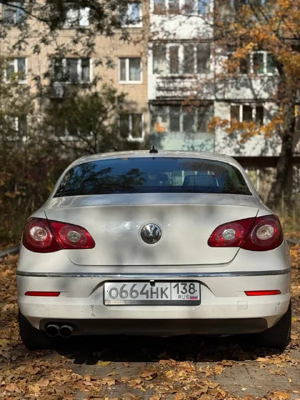 Всем привет продам оптикаемый volkswagen passat-cc 2010 года в нормальном состоянии, мотор 2.0турбо едет очень хорошо не дымит не троит работает ровно, коробка dsg мокрая масло поменяно с фильтром, листает на отлично, салон в идеальном состоянии, по электрике все работает, датчик дождя датчик света, круиз контроль, подогревы сидений, карплей все работает, стоит зимняя резина по документам кристально чистая, вид машины очень привлекательный эти двери с безрамочными стеклами, когда выходишь из машины такое ощущение что ты на каком то спортивном коне, есть жизненные сколы моменты по кузову, есть вмятина не большая на двери убирается без проблем, я реалист и цену ставлю реальную считай самую первую на такой мотор и год 800т. р хороший торг, находится город донецк. тел +79495627650 📞 звоните: +7(949)5627650 - фотография - 8