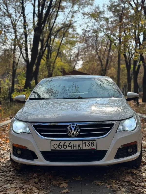 Всем привет продам оптикаемый volkswagen passat-cc 2010 года в нормальном состоянии, мотор 2.0турбо едет очень хорошо не дымит не троит работает ровно, коробка dsg мокрая масло поменяно с фильтром, листает на отлично, салон в идеальном состоянии, по электрике все работает, датчик дождя датчик света, круиз контроль, подогревы сидений, карплей все работает, стоит зимняя резина по документам кристально чистая, вид машины очень привлекательный эти двери с безрамочными стеклами, когда выходишь из машины такое ощущение что ты на каком то спортивном коне, есть жизненные сколы моменты по кузову, есть вмятина не большая на двери убирается без проблем, я реалист и цену ставлю реальную считай самую первую на такой мотор и год 800т. р хороший торг, находится город донецк. тел +79495627650 📞 звоните: +7(949)5627650 - фотография - 9