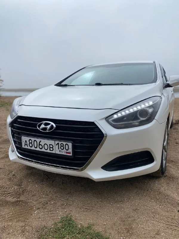 В продаже hyundai i 40 2016 год 2.0 автомат автомобиль на полном ходу юридически без проблем🏛 обут в зимнюю резину❄️ печка и подогрев сидений работают🔥 передвигается каждый день☄ цена очень приемлемая!!! всего 899 т. р👍 +79498444328 - фотография - 2