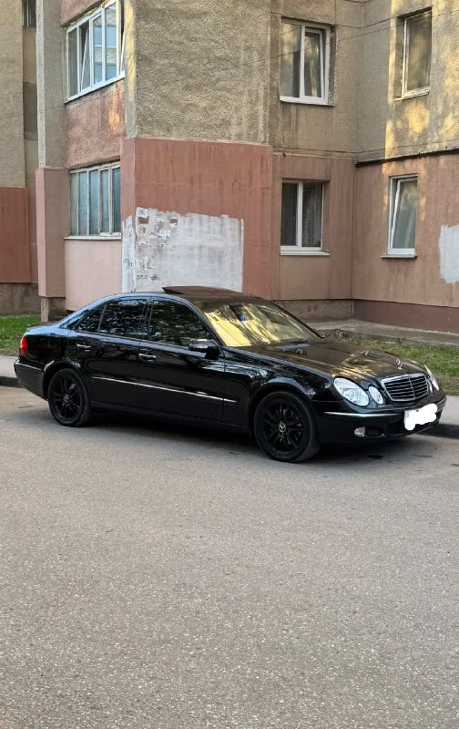 Продаю 211 mercedes 3.5! комплектация жирная. в машину вложено более 600 тыс, все делал для себя, мотор откапитален и гильзован, масло от замены до замены ни грамму не жрет, едет на все свои 260, очень резвый, ничего делать не надо, все что надо было делать я сделал, стоит дорогое гбо, люк работает на всех режимах, потолок алькантара, салон кожа, задняя электрическая шторка, задние электр подголовники, телефон, кондер, климат все работают, передний привод снят, жучков и гнили нет. машина находится в симферополе 1.150000 р тел. 89790620015 вацап 89894817200 📞 звоните: +7(989)4817200 - фотография - 3