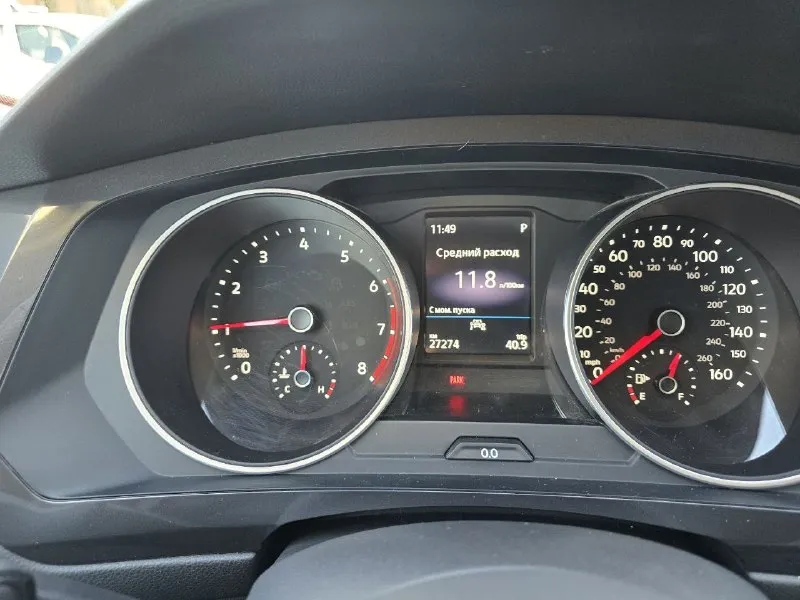 Volkswagen tiguan 2020 год, полный привод. пробег 27 000 км, автомат. один хозяин, родной пробег, идеальное состояние. коробка автомат, кожа, подогрев сидений, слепые зоны, старт-стоп, адаптивный круиз-контроль, серворуль, парктроники, ,4 режима езды. ... .цена 2 950 000 рублей. донецк. +79495880762. 📞 звоните: +7(949)5880762 - фотография - 3