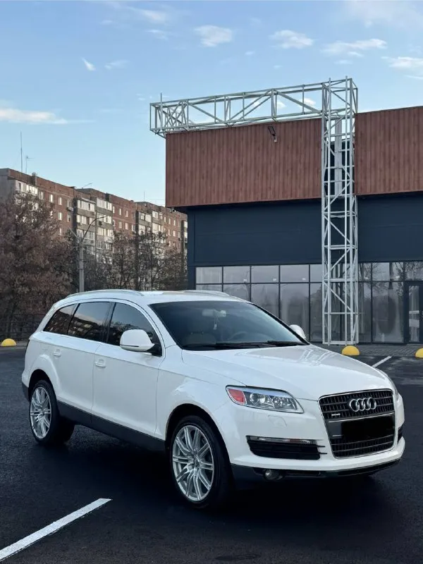 Audi q7 quattro цена:1.270.000 торг. 2007. 7 мест двигатель 3,6л атмосферник (без всяких там турбин)... - фотография