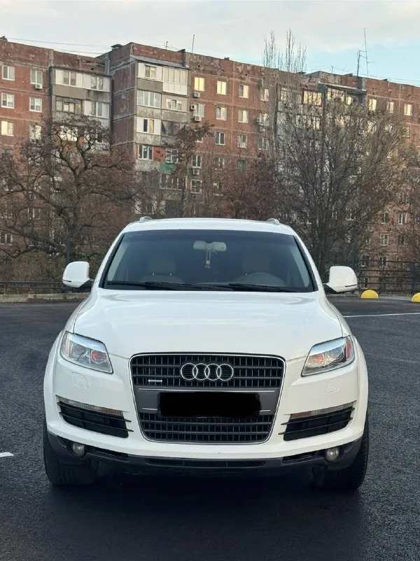 Audi q7 quattro цена:1.270.000 торг. 2007. 7 мест двигатель 3,6л атмосферник (без всяких там турбин). подвеска обычная (без проблемной "пневмы"). надёжная машина из старой партии, когда все делали "по уму". аудиосистема премиум bose. климат контроль рабочий колеса r21 sq7 новые. в машине много что сделано. новые тормоза в круг вложений никаких не требует авто без дтп и выплат (автотека вся зеленая) осмотр макеевка 89496438443 обмен будет дороже! 📲 tg: @perekup_9999 📞 звоните: +7(949)6438443 - фотография - 2