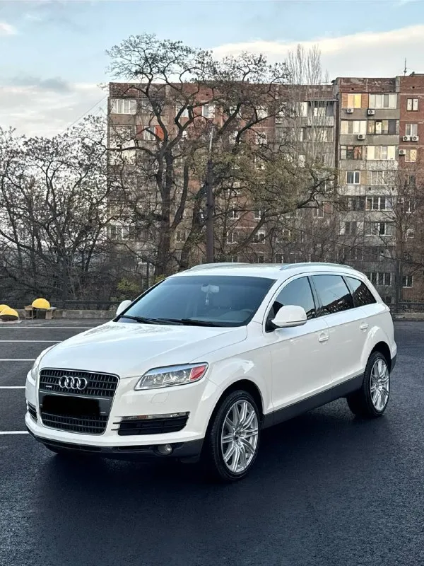 Audi q7 quattro цена:1.270.000 торг. 2007. 7 мест двигатель 3,6л атмосферник (без всяких там турбин). подвеска обычная (без проблемной "пневмы"). надёжная машина из старой партии, когда все делали "по уму". аудиосистема премиум bose. климат контроль рабочий колеса r21 sq7 новые. в машине много что сделано. новые тормоза в круг вложений никаких не требует авто без дтп и выплат (автотека вся зеленая) осмотр макеевка 89496438443 обмен будет дороже! 📲 tg: @perekup_9999 📞 звоните: +7(949)6438443 - фотография - 3