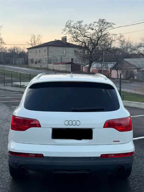 Audi q7 quattro цена:1.270.000 торг. 2007. 7 мест двигатель 3,6л атмосферник (без всяких там турбин). подвеска обычная (без проблемной "пневмы"). надёжная машина из старой партии, когда все делали "по уму". аудиосистема премиум bose. климат контроль рабочий колеса r21 sq7 новые. в машине много что сделано. новые тормоза в круг вложений никаких не требует авто без дтп и выплат (автотека вся зеленая) осмотр макеевка 89496438443 обмен будет дороже! 📲 tg: @perekup_9999 📞 звоните: +7(949)6438443 - фотография - 4