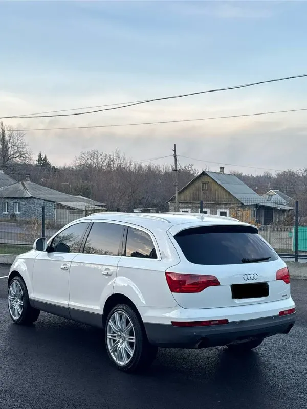 Audi q7 quattro цена:1.270.000 торг. 2007. 7 мест двигатель 3,6л атмосферник (без всяких там турбин). подвеска обычная (без проблемной "пневмы"). надёжная машина из старой партии, когда все делали "по уму". аудиосистема премиум bose. климат контроль рабочий колеса r21 sq7 новые. в машине много что сделано. новые тормоза в круг вложений никаких не требует авто без дтп и выплат (автотека вся зеленая) осмотр макеевка 89496438443 обмен будет дороже! 📲 tg: @perekup_9999 📞 звоните: +7(949)6438443 - фотография - 5