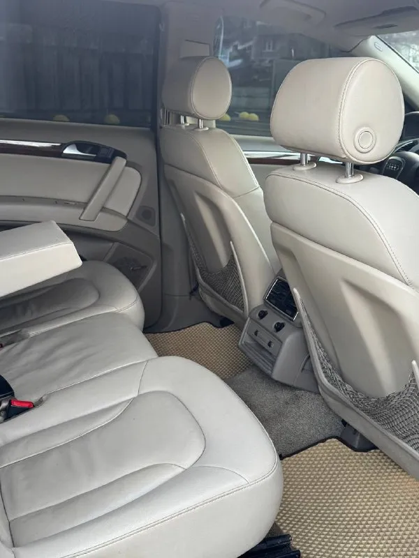 Audi q7 quattro цена:1.270.000 торг. 2007. 7 мест двигатель 3,6л атмосферник (без всяких там турбин). подвеска обычная (без проблемной "пневмы"). надёжная машина из старой партии, когда все делали "по уму". аудиосистема премиум bose. климат контроль рабочий колеса r21 sq7 новые. в машине много что сделано. новые тормоза в круг вложений никаких не требует авто без дтп и выплат (автотека вся зеленая) осмотр макеевка 89496438443 обмен будет дороже! 📲 tg: @perekup_9999 📞 звоните: +7(949)6438443 - фотография - 9