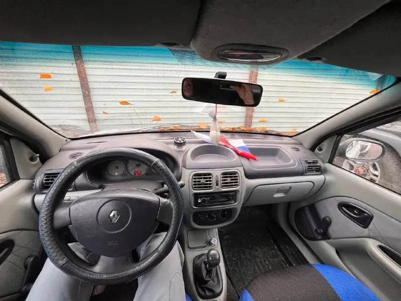 2004 г, в. renault симбол 8 клоп, 1,4. хорошая музыка, оставляю, после капиталки, тормоза в круг заменены кроме заднего левого, и тросики ручника нужно поменять, резина лето. пробег на обкатке, после капиталки 2000км цена: 250000, торг у капота. +7 (949) 318-32-54 📞 звоните: +7(949)3183254 - фотография - 5