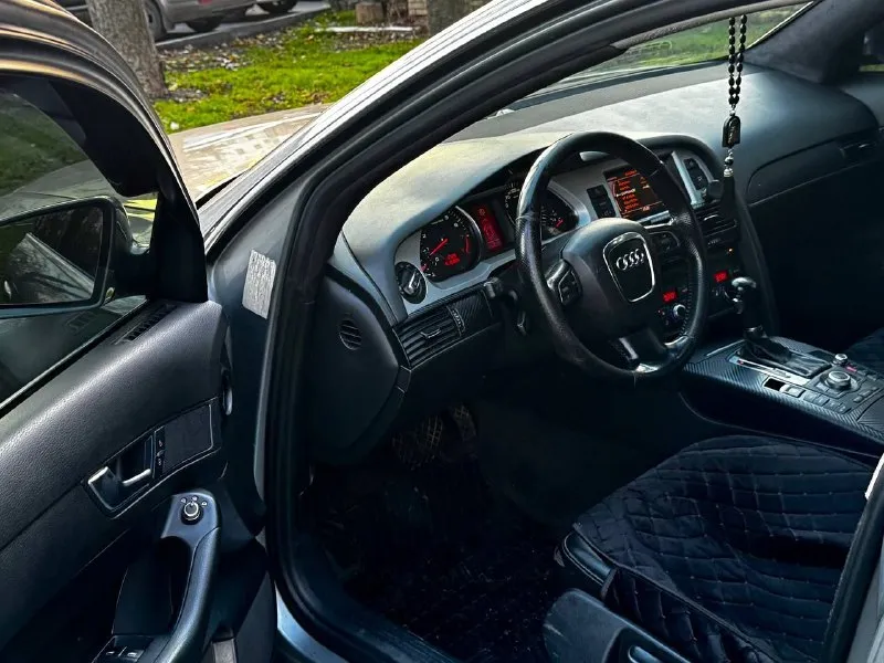 Продам audi a6 c6 рестайлинг 2010 года выпуска! достойный автомобиль в достойном состоянии на бензиновом 2.8 моторе, работает безупречно, полностью обслужен, масло от замены до замены в уровне никаких вопросов нет! коробка с ходовой тоже отрабатывают отлично никаких намеков на неисправности нет от слова совсем, машина в очень красивом цвете и отличной комплектации: кожаный салон, полный электро пакет, качественная музыка, мульти руль, подогревы сидений, многозонный климат и тд! юридически абсолютно чистая. также рассмотрю ваши предложения на обмен в обе стороны! осмотр донецк цена: 880.000₽, торг быстрому покупателю! +79496287217 - фотография - 9