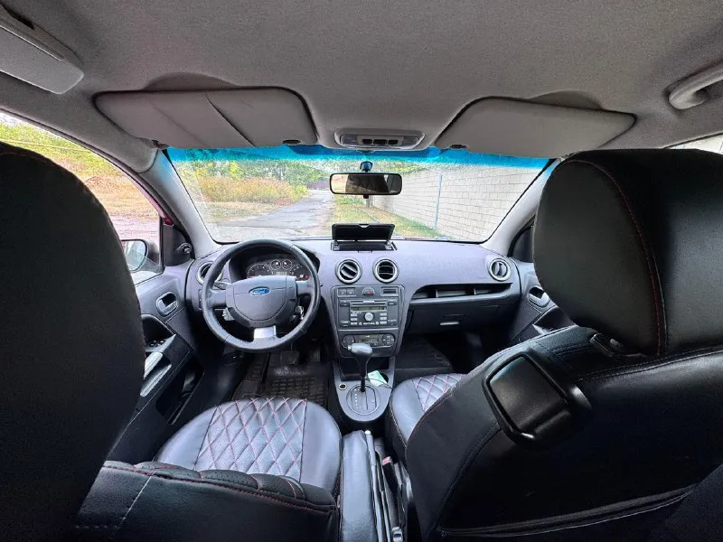 Продается ford фьюжн ford fusion 2008 год 1,6 бензин на обычном автомате в максималке с климатом состояние близко к идеалу мотор коробка без нареканий чистый ухоженный салон ходовая без стуков стекла все родные даже лобовое!!! цена 555 торги у капота приезжайте смотрите покупайте находится в макеевке район пушка +79493179178 📞 звоните: +7(949)3179178 - фотография - 4