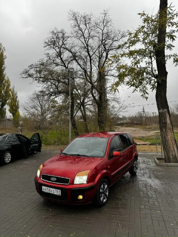 Продается ford фьюжн ford fusion 2008 год 1,6 бензин на обычном автомате в максималке с климатом состояние близко к идеалу мотор коробка без нареканий чистый ухоженный салон ходовая без стуков стекла все родные даже лобовое!!! цена 555 торги у капота приезжайте смотрите покупайте находится в макеевке район пушка +79493179178 📞 звоните: +7(949)3179178 - фотография - 6