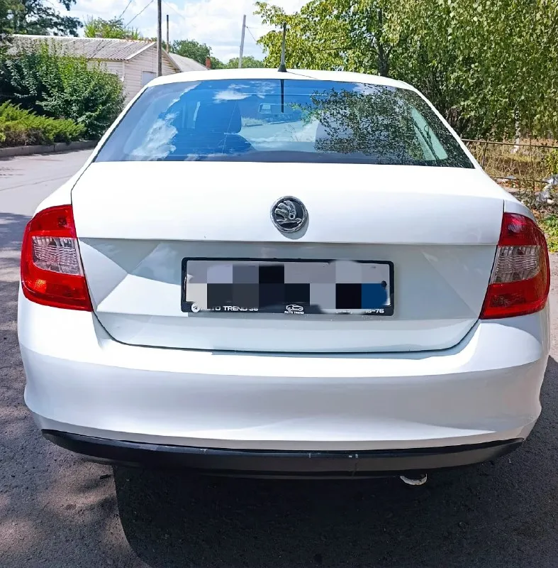 Продам skoda рапид 2014 г. в. пробег 200 тыс. км. мотор 1.6 кпп механика. масла, фильтра поменяны. х... - фотография