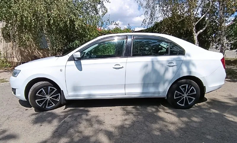 Продам skoda рапид 2014 г. в. пробег 200 тыс. км. мотор 1.6 кпп механика. масла, фильтра поменяны. ходовая без нареканий. по документам полный порядок, готова к переоформлению. цена: 800 тыс. рублей. (торг). возможен обмен. город шахтерск. тел:+7949-363-91-31 📞 звоните: +7(949)3639131 - фотография - 3