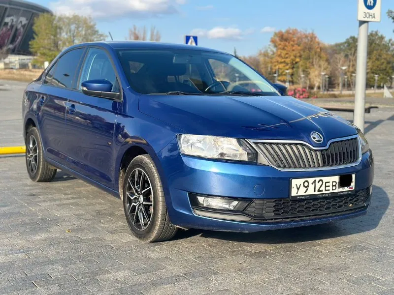 Продам skoda rapid 2018 года, автомат, автомобиль в отличном состоянии, бережная семейная эксплуатация (автомобиль был всю жизнь в одной семье, один хозяин !). вся геометрия кузова ровная, кузов в заводском окрасе, заводские швы и герметики сохранены. машина технически идеальна двигатель 1.6 л, 110 л. с. — работает без нареканий, не расходует масло. переключается плавно и чётко. подвеска мягкая, без стуков и посторонних шумов. кузов в отличном состоянии: ни рыжиков, ни коррозии, ни гнили. днище, пороги, стаканы, лонжероны, арки, низа дверей — всё целое, как новое. автомобиль не участвовал в кустарных ремонтах, без следов «колхоза» и тюнинга. салон и багажник: автотека идеальная, без дтп, без выплат, без расчетов, зелень ✅ всё аккуратно донецк, цeна 🎁1 220 000 торг у капота, +79493303716 (тeлeгpам так жe на этом номepe). покупайте авто у проверенных продавцов, смотрите мой профиль телеграм (+79493303716 или мой ник avto_lider_dnr) там вс 📲 tg: @avto_lider_dnr 📞 звоните: +7(949)3303716 - фотография - 2