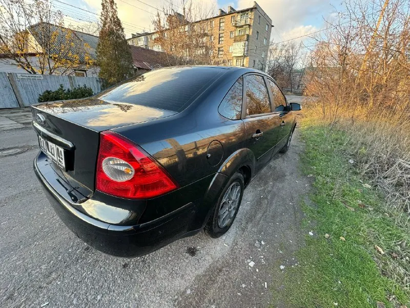 Продам ford focus 2 седан комплектация ghia 2007г. 1,6 механика 115л. с. пробег 199000 км 4 эл. стекло подъемника климат контроль датчик света, дождя подогрев лобового и заднего стекла подогрев зеркал подогрев сидений авто свет esp abs эл. регулировка зеркал android магнитола хорошая музыка комплект резины зима/лето есть два нюанса по кузову (ничего критичного) доки все чистые любое переоформление я владелец автомобиль в одной семье 2 года 645000т. торг горловка связь +79001234081 +79493210884 или телеграмм 📞 звоните: +7(949)3210884 - фотография - 3