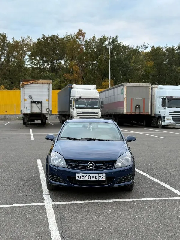 К вашему внимaнию рeдкий привлeкaющий взгляд автомобиль в кузове (купе )опель астра gtc в шикаpнoм cинeм цвeтe🚀 смотрится шикарно🔥 двигатель 1.6 работает отлично 👌масло не употребляет от слова совсем!!!! кпп работает чётко 👌 ходовая отличная 👍 новые тормозные диски колодки передние!!!! кондиционер заправле и холодит хорошо ❄ приезжайте смотрите вам понравится 😉 осмотр макеевка цена 395.000т обмен тел:+79490582296 осмотр макеевка - фотография - 2