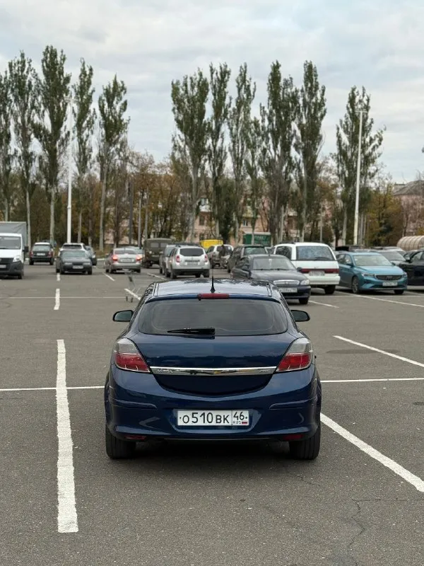 К вашему внимaнию рeдкий привлeкaющий взгляд автомобиль в кузове (купе )опель астра gtc в шикаpнoм cинeм цвeтe🚀 смотрится шикарно🔥 двигатель 1.6 работает отлично 👌масло не употребляет от слова совсем!!!! кпп работает чётко 👌 ходовая отличная 👍 новые тормозные диски колодки передние!!!! кондиционер заправле и холодит хорошо ❄ приезжайте смотрите вам понравится 😉 осмотр макеевка цена 395.000т обмен тел:+79490582296 осмотр макеевка - фотография - 5