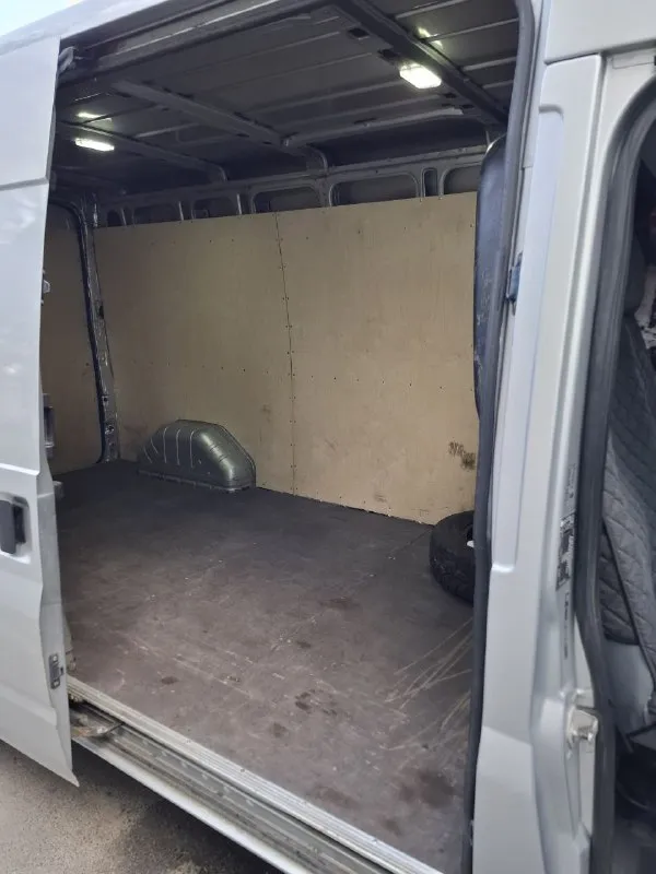 Продам ford transit 2012г. пробег 350т. состояние хорошее, не гнилой, отрезан егр, каждые 5000 менялись фильтра и масло, кондиционер работает отлично. цена 1350000.+79497219948. - фотография - 9