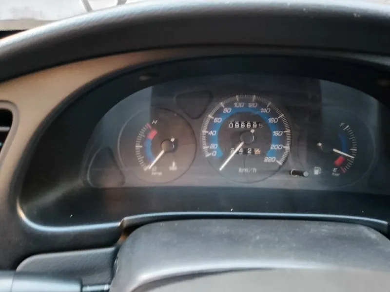 Продам ланос польский, 2006 год. пробег 310 тысяч (приборку поменял на бу так как перестала показывать скорость) мотор 1.5, перебран 15 тысяч назад обкатку прошёл, машина резвая. помпу и ремень грм тоже менял когда перебирали мотор. кпп - 5 ступка. по сцеплению все тоже нормально кроме выжимного подшипника его со временем нужно заменить, а так на езду не влияет. ходовая требует внимания, нужно заменить сайлентблоки в круг, стойки передние, амортизаторы задние и пружины ставил новые в прошлом году их менять не надо. по кузову, машина поварена в прошлом году (новые пороги, на днище пару латок поставили) делалась для себя. внешне машина как на фото. машина была нужна для работы, сейчас стоит без дела так как есть 2 других машины. салон нормальный, музыка есть, передние электро стекла, электрика вся исправна, печка греет. стоит газ (метан) вписан в тех-паспорт, рабочий. документы днр постоянный, на постоянный 180 станет без проблем. цена 220 тысяч рублей енакиево в районе цен 📞 звоните: +7(949)3069315 - фотография - 8