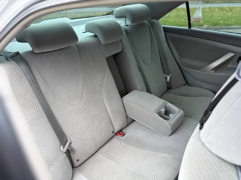 Продам toyota camry 40 2007 я собственник 2.4, пробег родной 208.000 километров ! авто местное, не пригон! состояние идеальное 👍 без окрасов стоит газ пропан (под запаску) в документы вписан коробка автомат салон светлый, ухоженный, чистый стоит большой планшет с навигацией, камерой заднего вида отрываю от сердца, продажа в связи с покупкой недвижимости кто ищет себе надежное японское качество - звоните цена 1.290.000₽ луганск +7 959 159 02 07 !!!! 📞 звоните: +7(959)1590207 - фотография - 10