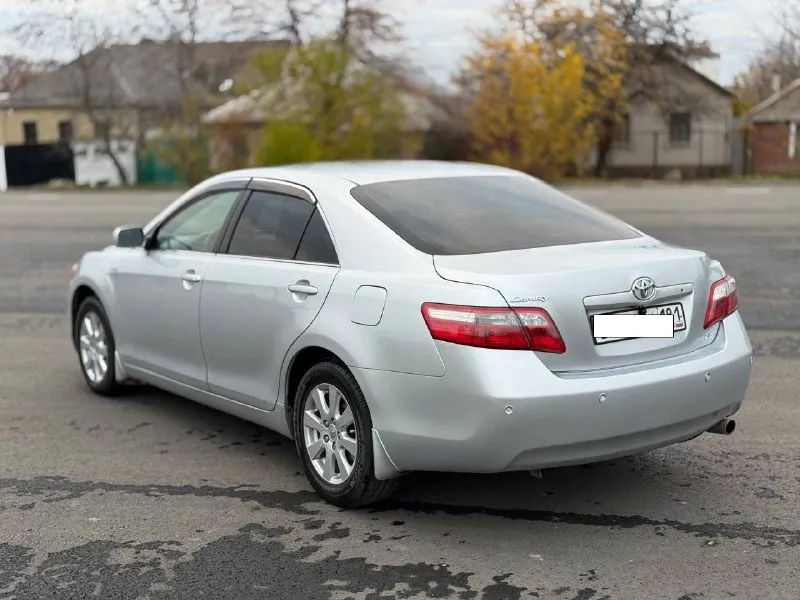 Продам toyota camry 40 2007 я собственник 2.4, пробег родной 208.000 километров ! авто местное, не пригон! состояние идеальное 👍 без окрасов стоит газ пропан (под запаску) в документы вписан коробка автомат салон светлый, ухоженный, чистый стоит большой планшет с навигацией, камерой заднего вида отрываю от сердца, продажа в связи с покупкой недвижимости кто ищет себе надежное японское качество - звоните цена 1.290.000₽ луганск +7 959 159 02 07 !!!! 📞 звоните: +7(959)1590207 - фотография - 4