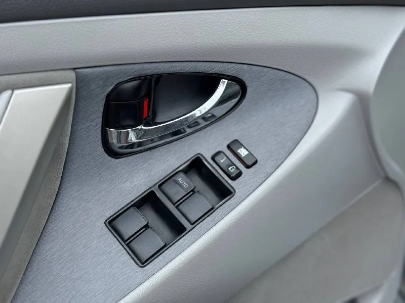 Продам toyota camry 40 2007 я собственник 2.4, пробег родной 208.000 километров ! авто местное, не пригон! состояние идеальное 👍 без окрасов стоит газ пропан (под запаску) в документы вписан коробка автомат салон светлый, ухоженный, чистый стоит большой планшет с навигацией, камерой заднего вида отрываю от сердца, продажа в связи с покупкой недвижимости кто ищет себе надежное японское качество - звоните цена 1.290.000₽ луганск +7 959 159 02 07 !!!! 📞 звоните: +7(959)1590207 - фотография - 5