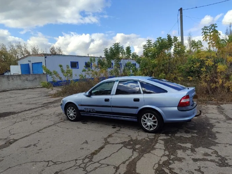 Opel vectra b год 1998 пробег 200 тыс. ✅ двигатель 1.8 ( 115 сил) коробка механика птс оригинал. куз... - фотография