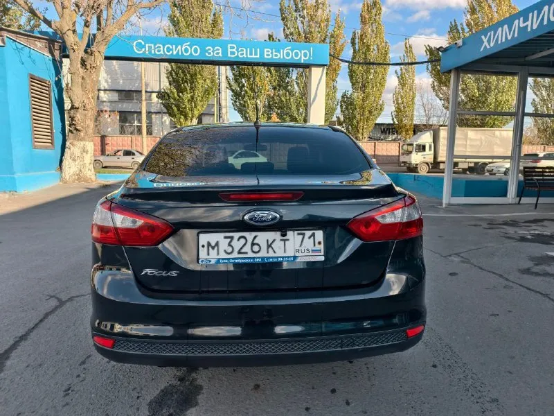 Ford focus 3, 2011г состояние идеальное мотор 1.6, мкпп. пробег 236тыс. (оригинал) ✅1 хозяин за все время ✅технически без нареканий ✅все стекла родные! ✅сигнализация с автозапуском ✅планшет с навигацией, carplay, android auto, блютуз! ✅не такси! юридически чистый! автотека по запросу! автомобиль в изумительном состоянии для своих лет, коррозии нет. мотор белоснежный в идеальном состоянии (не цокатит, как на других фокусах), коробка без нареканий, 5тыс назад замена полного комплекта сцепления. ходовая полностью обслужена, только поменял шаровые. цена: 700000р. цена актуальна только на выходные! успевайте! могу присутствовать в мрэо. +7 949 577-13-21 +7 949 658-59-82 +7 989 502-37-77 - фотография - 5