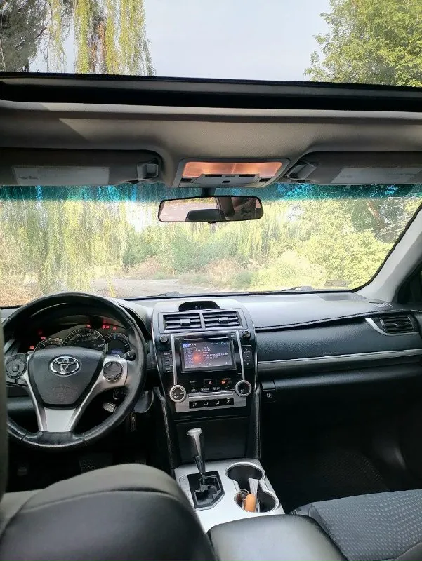 Toyota camry 2.5 2013г. ✅ отличный, стильный, динамичный автомобиль, с недорогим обслуживанием) ✅автомобиль в отличном состоянии, полностью обслужен, никаких вложений не требует. ходовая сбитая, нечего не гремит и не стучит. ✅ мотор в идеале (никаких посторонних звуков, масло не расходует, приятная динамика) ✅коробка обычный автомат aisin, переключает отлично, никаких задержек и пинков ✅ по лкп, днищу, кузову вопросов нет, все на отлично! ✅комплектация: комбинированный салон, подогрев зеркал, мультируль, электро привод сидений, антиблокировочная система (abs), система распределения тормозного усилия (ebd), вспомогательная система торможения (bas), антипробуксовочная система (tcs), кондиционер, круиз контроль, камера заднего вида т. +7949-705-81-48. цена 1,5 📞 звоните: +7(949)7058148 - фотография - 4