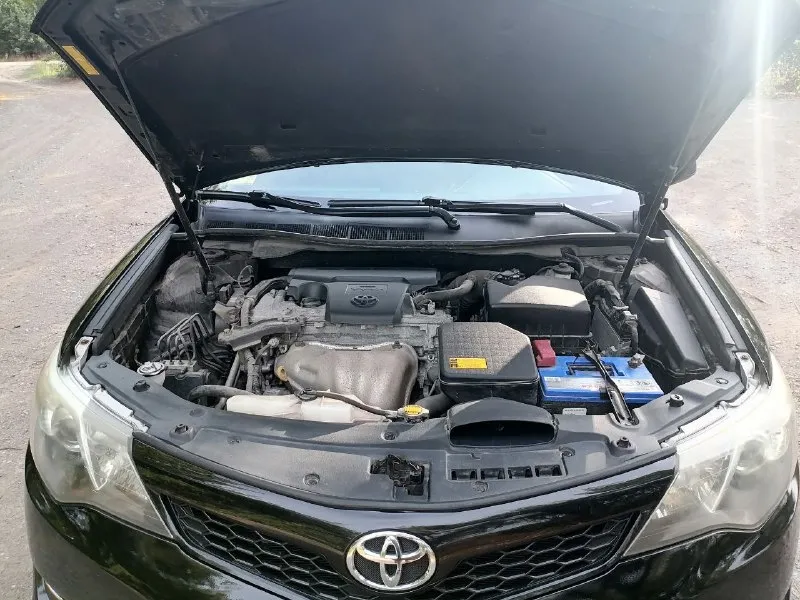 Toyota camry 2.5 2013г. ✅ отличный, стильный, динамичный автомобиль, с недорогим обслуживанием) ✅автомобиль в отличном состоянии, полностью обслужен, никаких вложений не требует. ходовая сбитая, нечего не гремит и не стучит. ✅ мотор в идеале (никаких посторонних звуков, масло не расходует, приятная динамика) ✅коробка обычный автомат aisin, переключает отлично, никаких задержек и пинков ✅ по лкп, днищу, кузову вопросов нет, все на отлично! ✅комплектация: комбинированный салон, подогрев зеркал, мультируль, электро привод сидений, антиблокировочная система (abs), система распределения тормозного усилия (ebd), вспомогательная система торможения (bas), антипробуксовочная система (tcs), кондиционер, круиз контроль, камера заднего вида т. +7949-705-81-48. цена 1,5 📞 звоните: +7(949)7058148 - фотография - 5