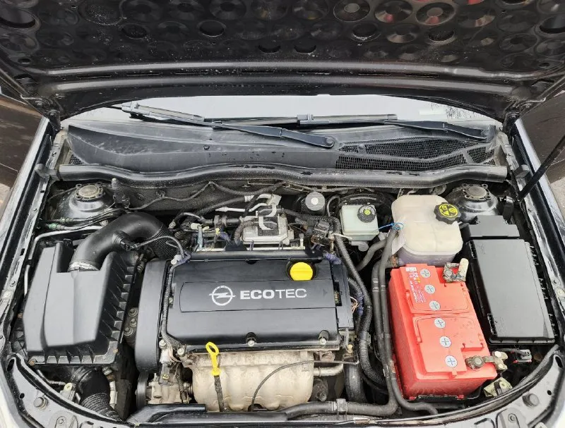 Opel astra h, кузов в оригинальном окрасе, смело приезжайте проверяйте любыми приборами. год выпуска — 2011. под капотом — бензиновый двигатель объёмом 1,8 литра 140 лошадиных сил, коробка передач — механическая 5 ступенчатая, пробег — 194 000 километров, подтверждённый, оригинальный. отчёт «автотеки» — «зелёный». авто не требует абсолютно не каких вложений!есть вся история обслуживания авто, при встрече все покажу и расскажу. переоформление без проблем юридически чист. все vin коды кузова и серия и номер мотора читаются ! я владелец авто оформлено на меня комплектация достаточно богатая: комбинированный салон с кожаными элементами, датчик света, датчик дождя, климат-контроль, круиз-контроль. есть подогрев зеркал и заднего стекла, зеркала с электрорегулировкой, подогрев передних сидений, работает абсолютно всё. оригинальные диски r16 зима и лето в отличном состоянии! авто в отлично сохранившемся состояние близкое к идеалу для своих лет! цена 735.000 торг осмотр донецк. +79490454766 +79498069344 - фотография - 10